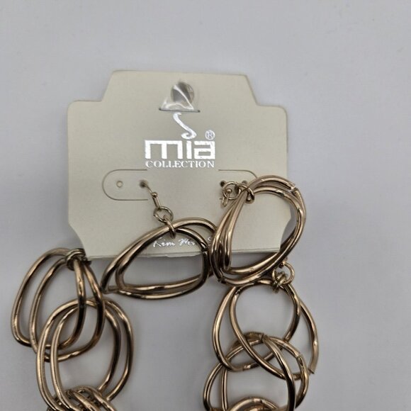 Necklace and hoop Earrings Chainlink Set Mia Collection- Gold Toned - Picture 4 of 9